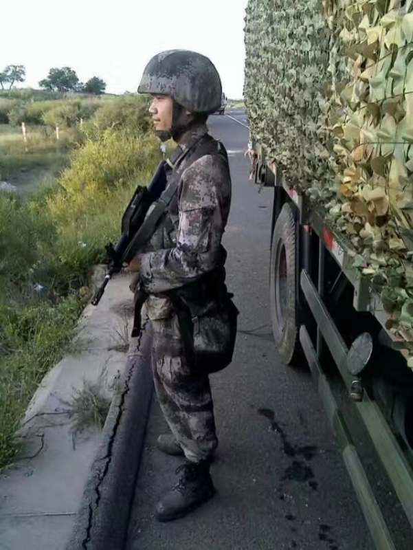 搬砖中的第一张照片--闽侯相亲网